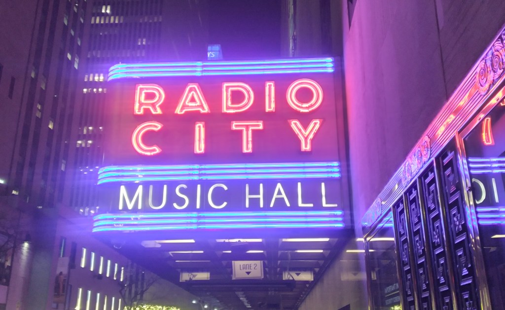 25 Days of Christmas Trees: Day 16–Radio City Music&nbsp;Hall