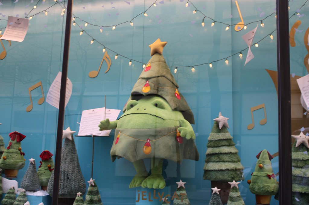 25 Days of Christmas Trees: Day 4–FAO&nbsp;Schwartz